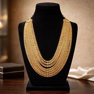 Elegant Gold Layered Necklace